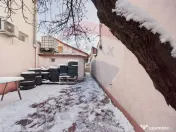 Casă cu două corpuri, ideală pentru firmă, Vitan 