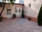 Casă cu două corpuri, ideală pentru firmă, Vitan 