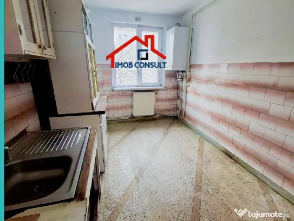 Apartament cu 3 camere, decomandat! Str. M. Eminescu! CE1372