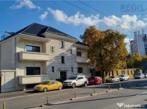 Vila - Bloc modern de 11 camere zona Centrul Civic , Onix