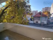 Vila - Bloc modern de 11 camere zona Centrul Civic , Onix 