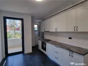 Vila - Bloc modern de 11 camere zona Centrul Civic , Onix 