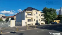 Vila - Bloc modern de 11 camere zona Centrul Civic , Onix