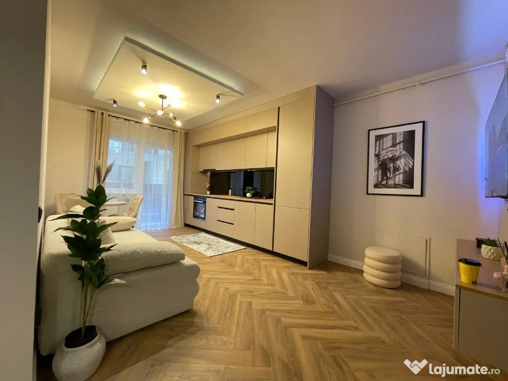 Apartament 3 camere, 2 bai bloc NOU Floresti