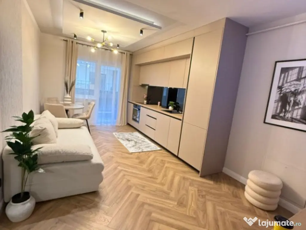 Apartament 3 camere, 2 bai bloc NOU Floresti