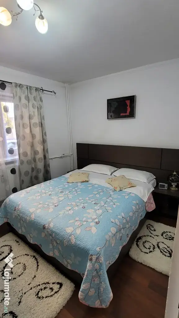 Inchiriez apartament 2 camere zona Piata Mica parter!