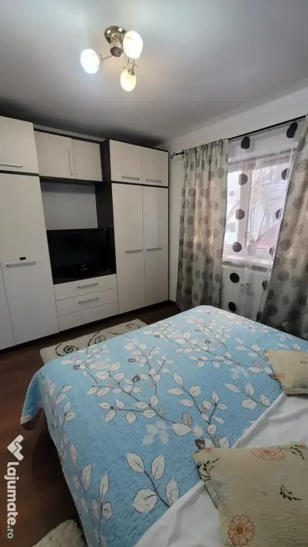Inchiriez apartament 2 camere zona Piata Mica parter!