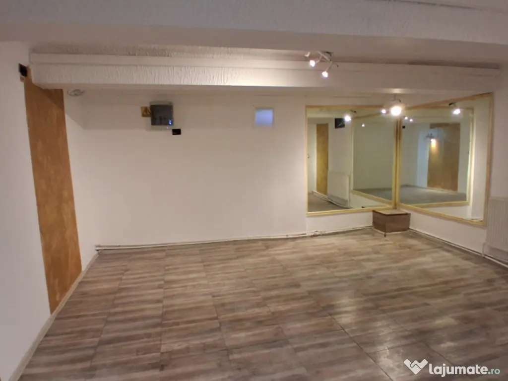 Spațiu comercial, 100 mp + curte 150 mp, zona Ultracentral - Ploiesti (Prahova)