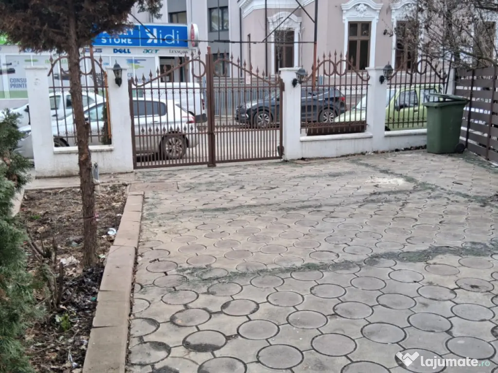 Spațiu comercial, 100 mp + curte 150 mp, zona Ultracentral - Ploiesti (Prahova)