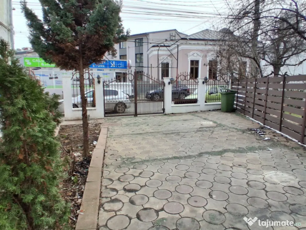 Spațiu comercial, 100 mp + curte 150 mp, zona Ultracentral - Ploiesti (Prahova)