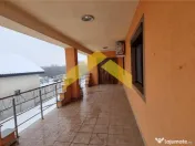 Casa cu etaj in Zadareni de 