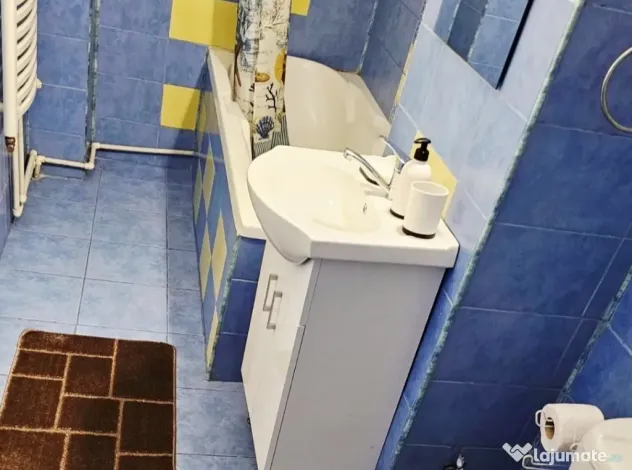 Urgent! garsonieră etaj 1, Hipodrom