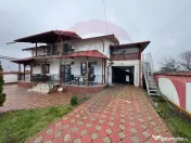 Casă / Vilă cu 5 camere de vânzare 