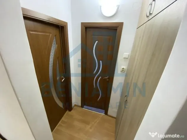 Apartament 3 camere Craiovita, etaj 3, teava de gaze