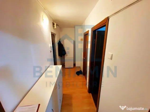 Apartament 3 camere Craiovita, etaj 3, teava de gaze