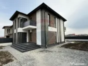 Casă / Vilă cu 4 camere Strada Vrancei 