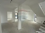 Casă / Vilă cu 4 camere Strada Vrancei 