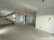 Casă / Vilă cu 4 camere Strada Vrancei 