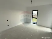 Casă / Vilă cu 4 camere Strada Vrancei 