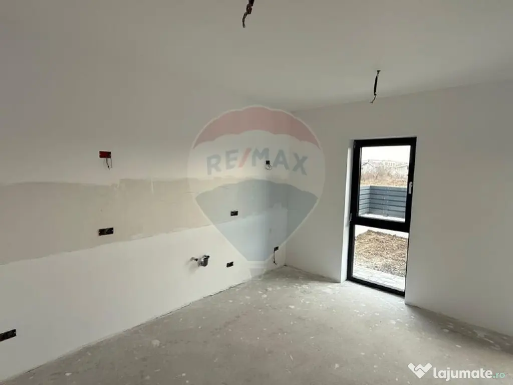 Casă / Vilă cu 4 camere Strada Vrancei