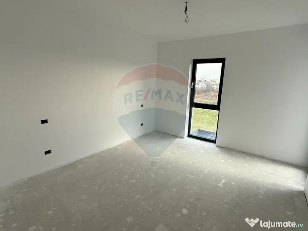 Casă / Vilă cu 4 camere Strada Vrancei