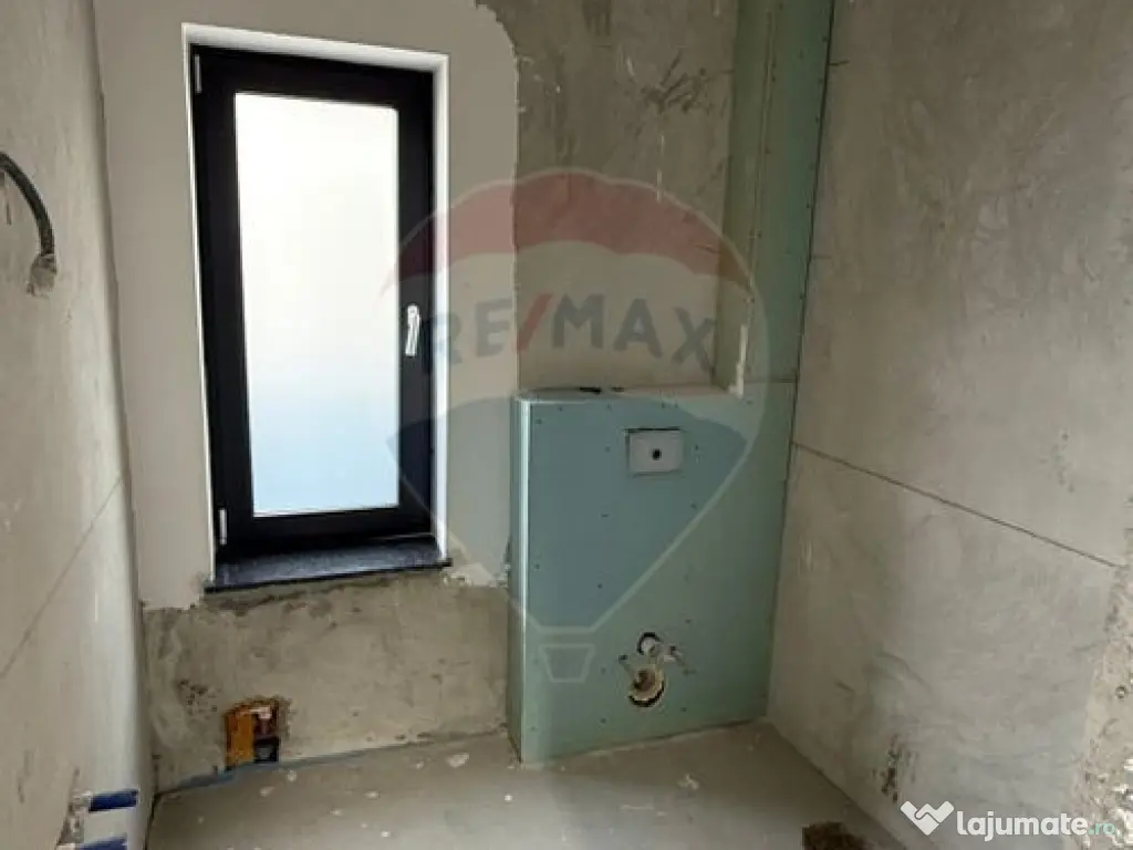 Casă / Vilă cu 4 camere Strada Vrancei