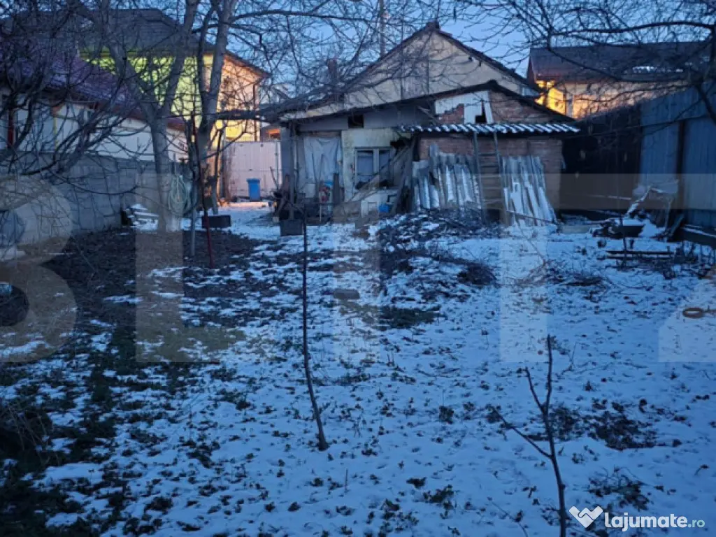 Proprietate semi-centrala, casa demolabila, teren 327 mp, zo