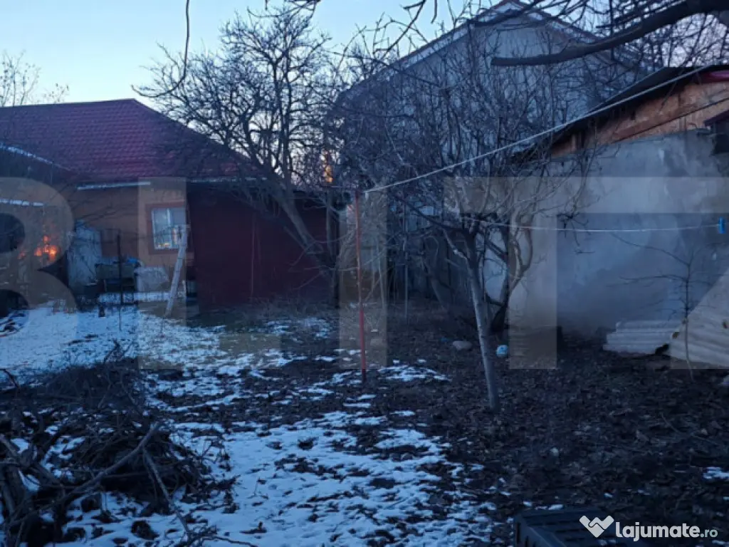 Proprietate semi-centrala, casa demolabila, teren 327 mp, zo