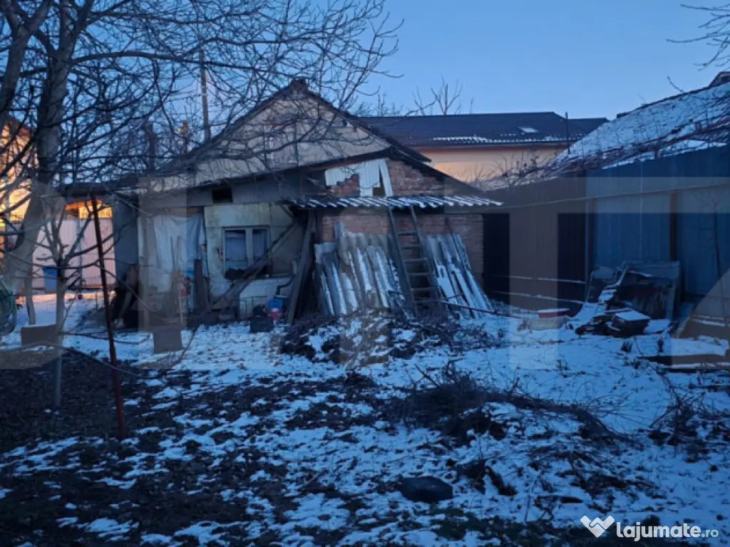 Proprietate semi-centrala, casa demolabila, teren 327 mp, zo