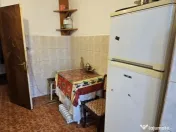 Anda , 2 camere cu centrala gaze , etaj intermediar 