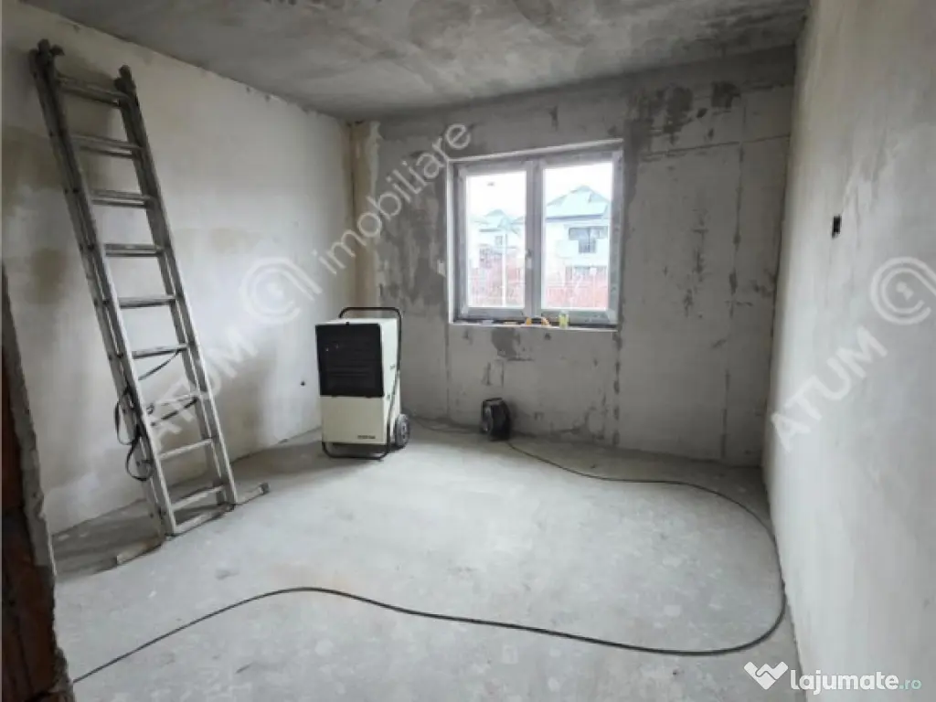 Casa individuala cu 4 camere si curte libera de 340 mp in Ci