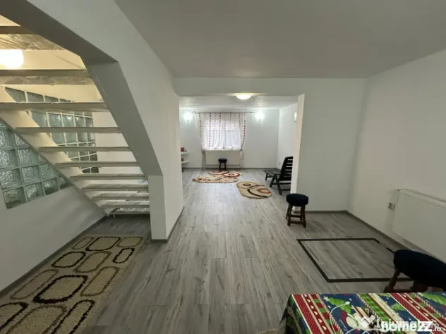 Casa Parter+Mansarda, zona Islaz.