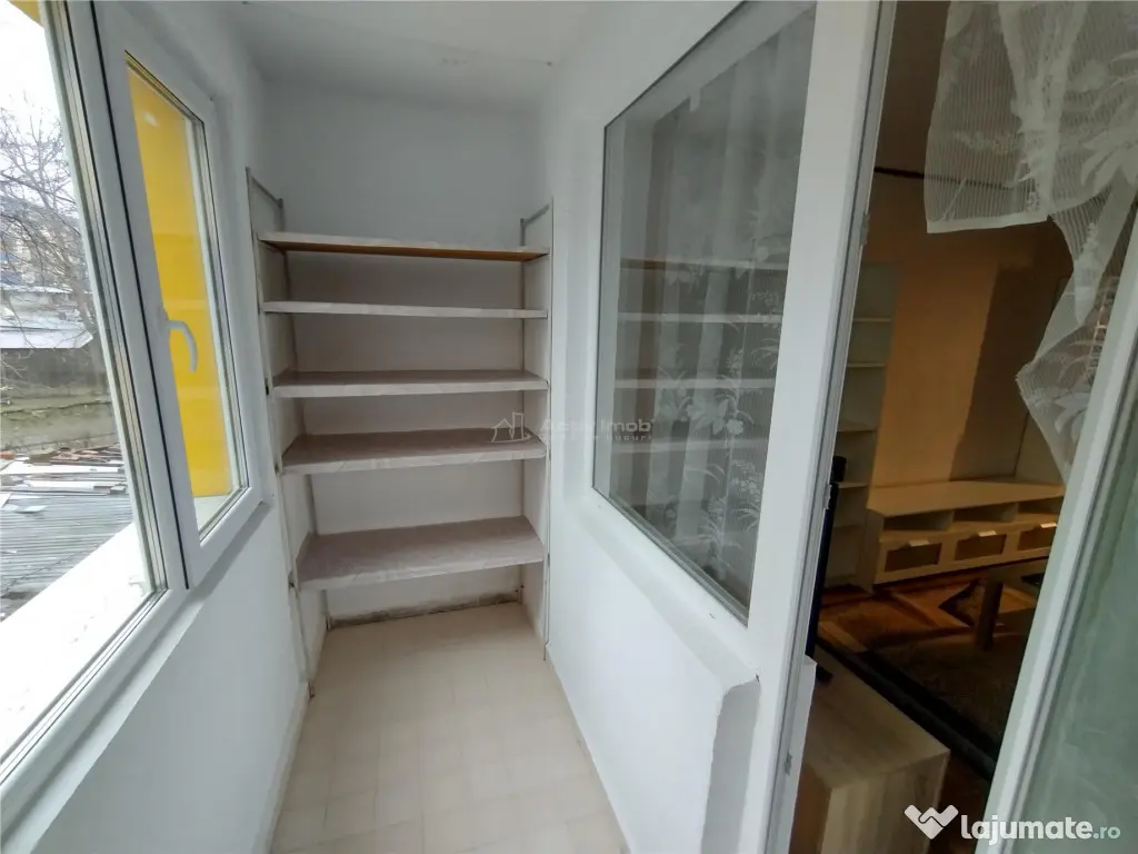 Oravita, Chirie, 3 Cam, Et. 1, Garaj Inclus, Zona Garii