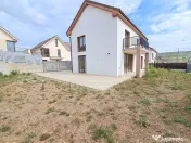 Casa cuplata prin garaj 23 mp, sup.totala 147 mp,teren 400 mp Chinteni 