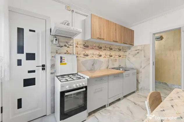 Apartament cu 2 camere, decomadat, de închiriat în zona...