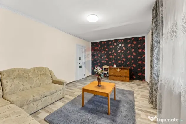 Apartament cu 2 camere, decomadat, de închiriat în zona...