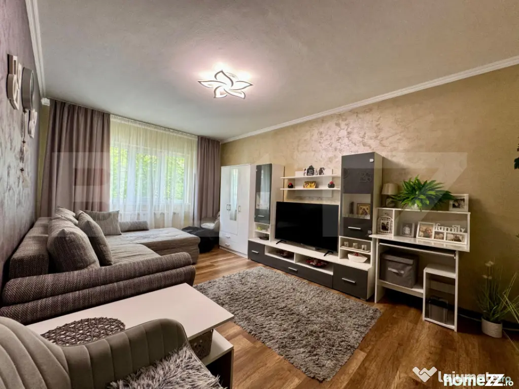 Apartament cu 2 camere, decomandat