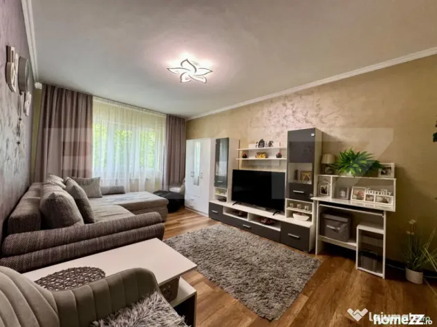 Apartament cu 2 camere, decomandat