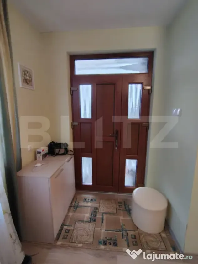 Casă cu 2 unități separate, garaj, terasă și foișor cu - Baciu (Cluj)