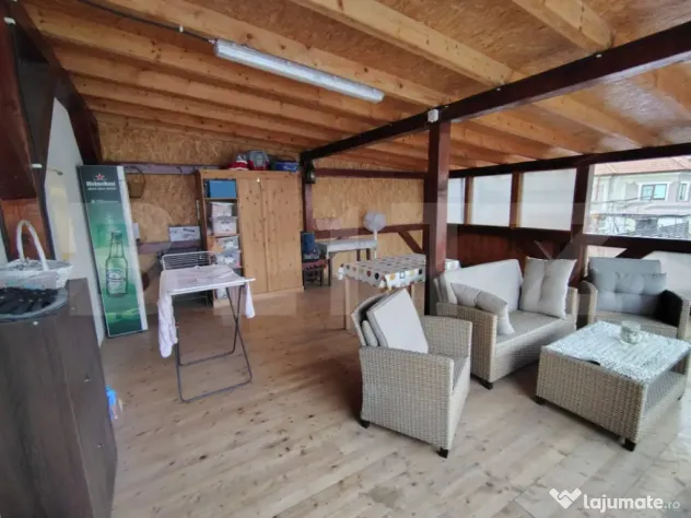 Casă cu 2 unități separate, garaj, terasă și foișor cu - Baciu (Cluj)
