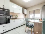 Doua case de vanzare la pret de una in Vladimirescu carti... 