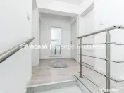 Doua case de vanzare la pret de una in Vladimirescu carti... 