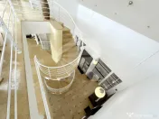 Apartament Spatios intr-o cladire cu Autorizatie ISU- 800 ml 