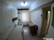 Apartament cu 3 camere la etajul 3/4 decomandat izolat termi 