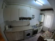 Apartament cu 3 camere la etajul 3/4 decomandat izolat termi 