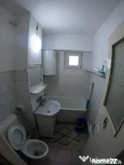 Apartament cu 3 camere la etajul 3/4 decomandat izolat termi 