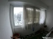 Apartament cu 3 camere la etajul 3/4 decomandat izolat termi 