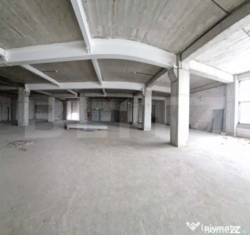 Spațiu comercial de mari dimensiuni, 400 mp, Exterior Sud