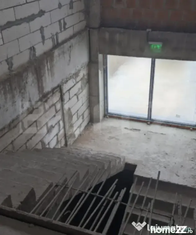 Spațiu comercial de mari dimensiuni, 400 mp, Exterior Sud