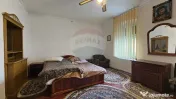 Casă cu 2 corpuri în Sânpetru | Singur în curte | 102... 